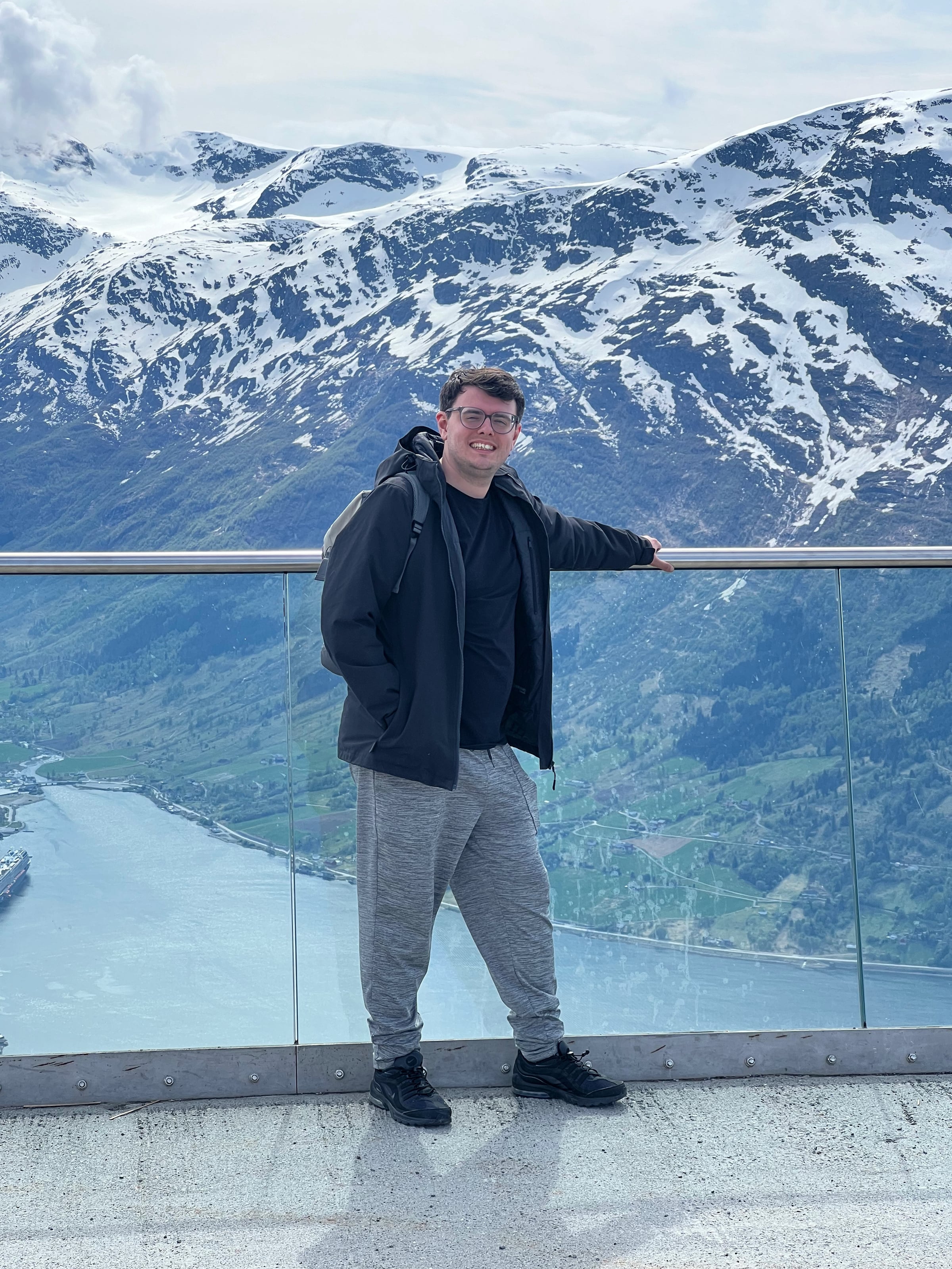 Harry at the Loen viewpoint.