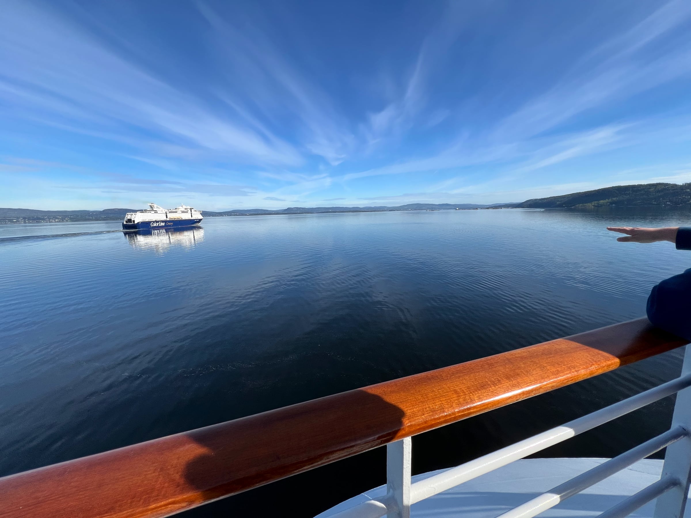 Calm water and boats on the approach to Oslo.