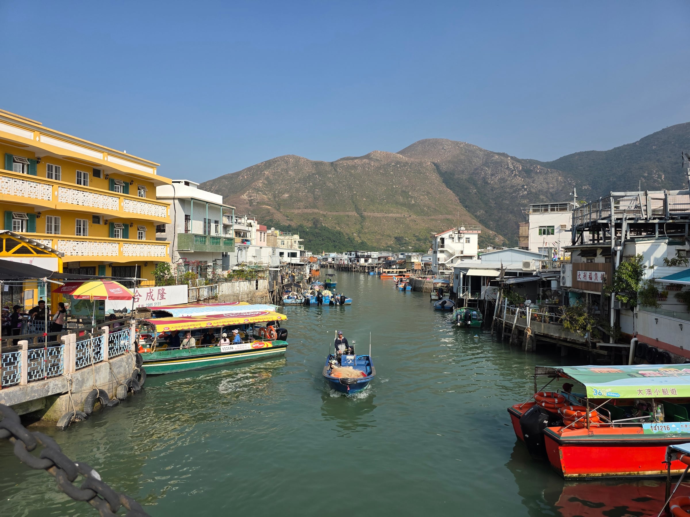 Boats and waterfront houses in Tai O.